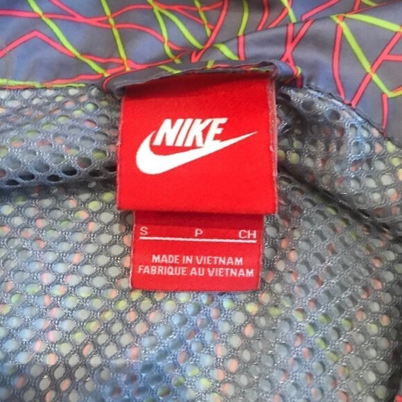 Nike Packable Windbreaker Jacket - Picture 3 of 4